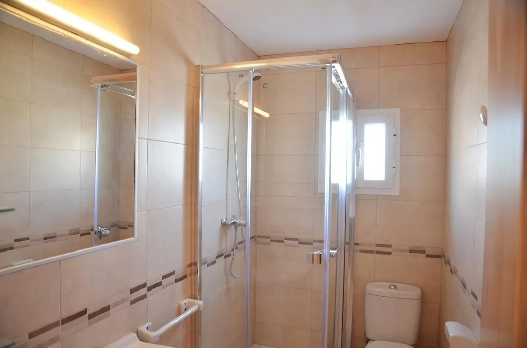 Konukevi Hostal Esfigueral Playa DPlaya Des Figueral İspanya